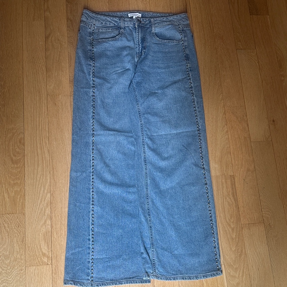 Women’s Wide-Leg Studded Jeans